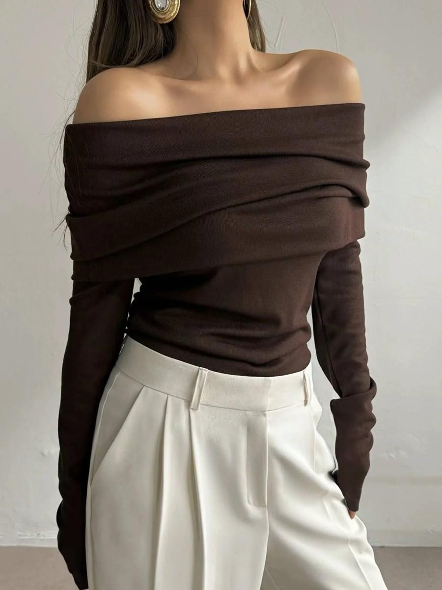 

Red Off Shoulder Long Sleeve Knit Sweater L темно-коричневого кольору