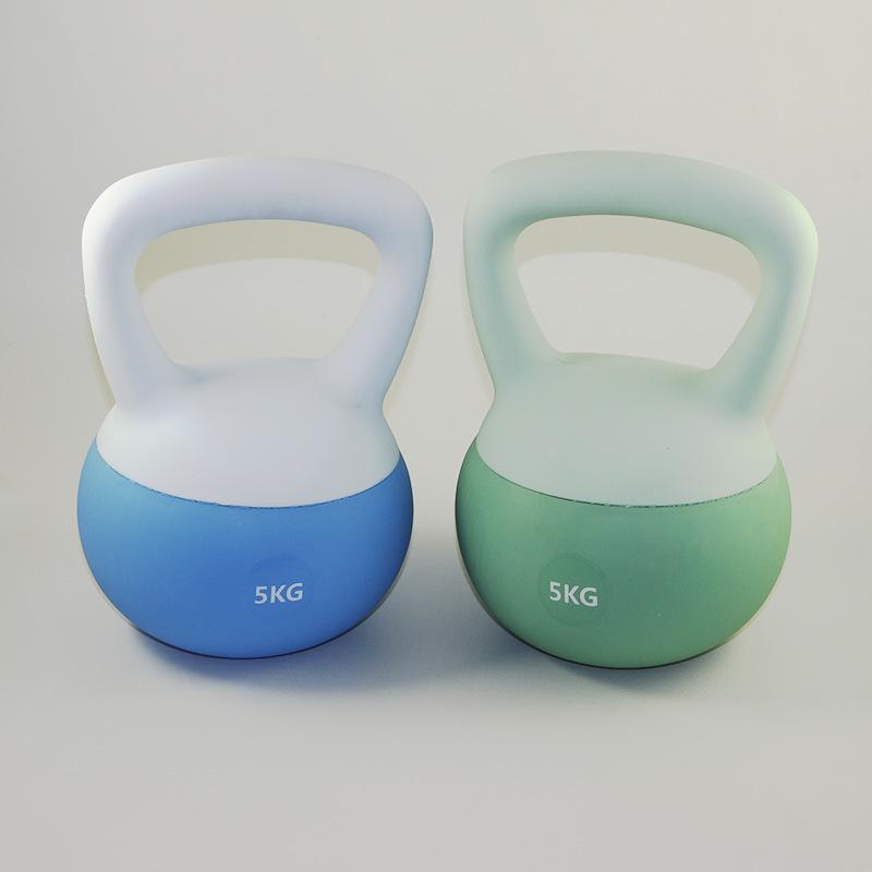 Farbige weiche Kettlebells für das Heimtraining 2,5-10 kg - Ideal für das Gesäßtraining bei Frauen und Kniebeugen bei Männern.