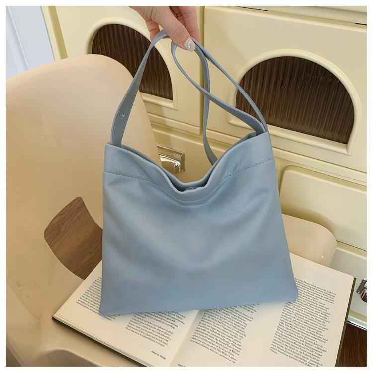 Large-capacity bag women's new simple and versatile shoulder messenger bag is now popular bucket bag