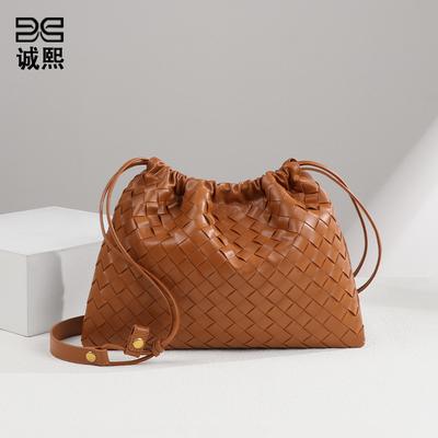 New Lucky Bag Single Shoulder Women's Bag Handwoven Bag Bundle Wrinkled Cloud Bag Fashion Trend Retro Messenger Bag