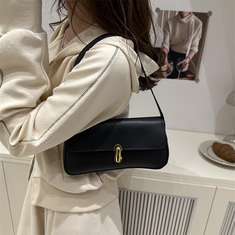 Personalized trendy underarm bag, new women's shoulder bag, fashionable high-end retro underarm handbag.