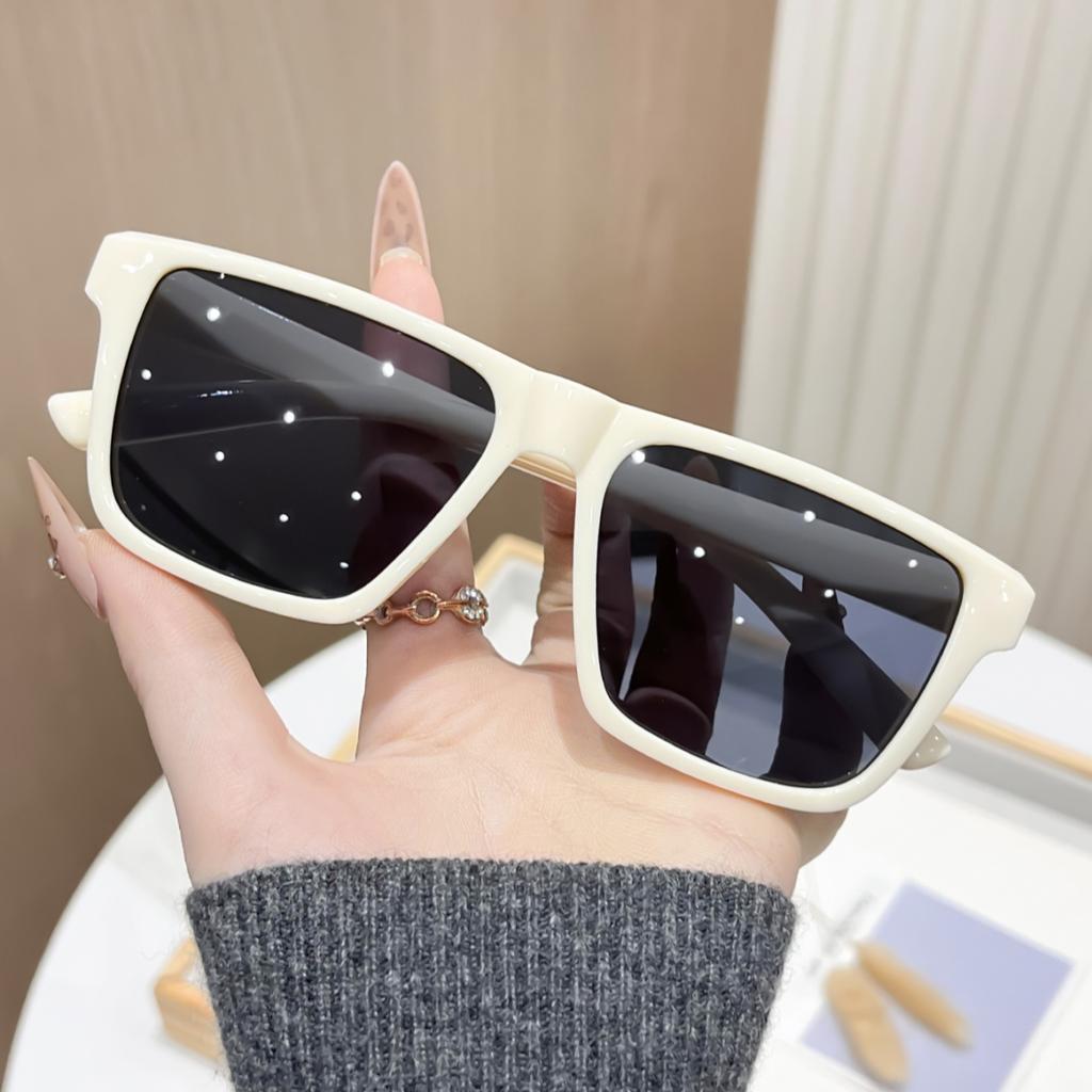 European and American Retro Style Women's Fashionable Sunglasses Trend Versatile Summer Sun Shading and UV Protection Lightweigh