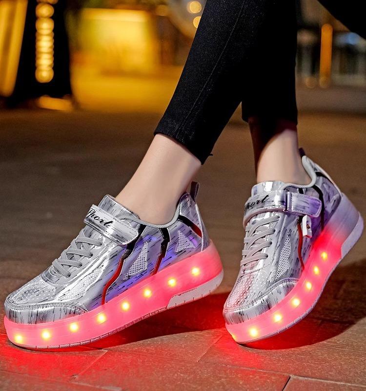 Internet celebrities men and women with wheels invisible runaway shoes single wheel double roller skates four wheel deformation shoes automatic button