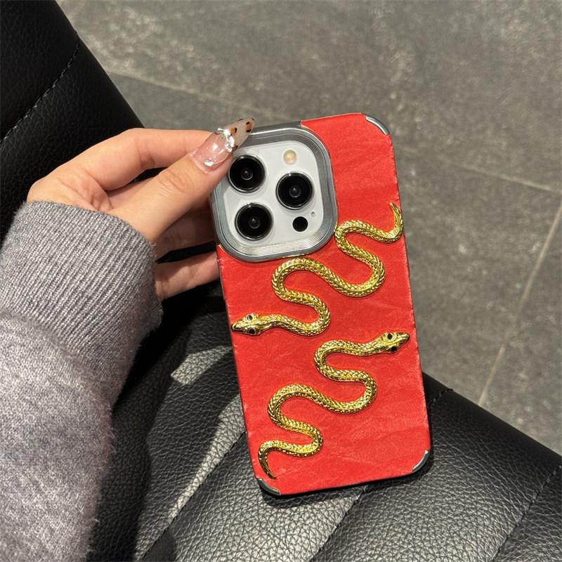 

Китайский красный 3D золотой змеиный креативный шелковый чехол на ощупь для iPhone 13 16 Pro Max 14 Pro 15 китайский стиль новогодний чехол iPhone 11 красный