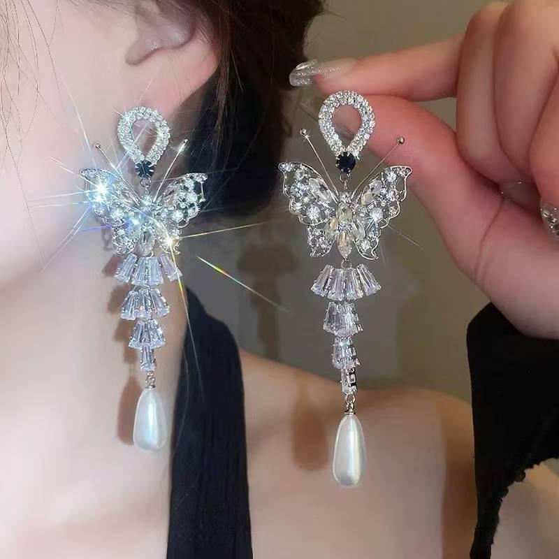 Brincos da Moda Exquisitos com Borla Longa: Elegante, Brilhante e Versátil para Mulheres