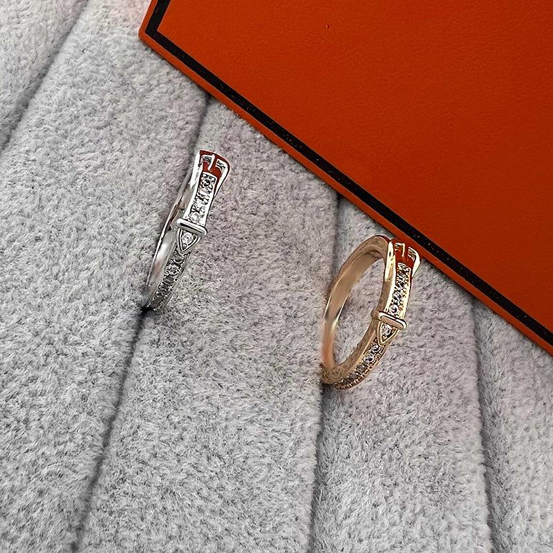 

2025 Elegant Double Circle Diamond Ring: Luxurious, High-Quality Fashion for Women Size 7