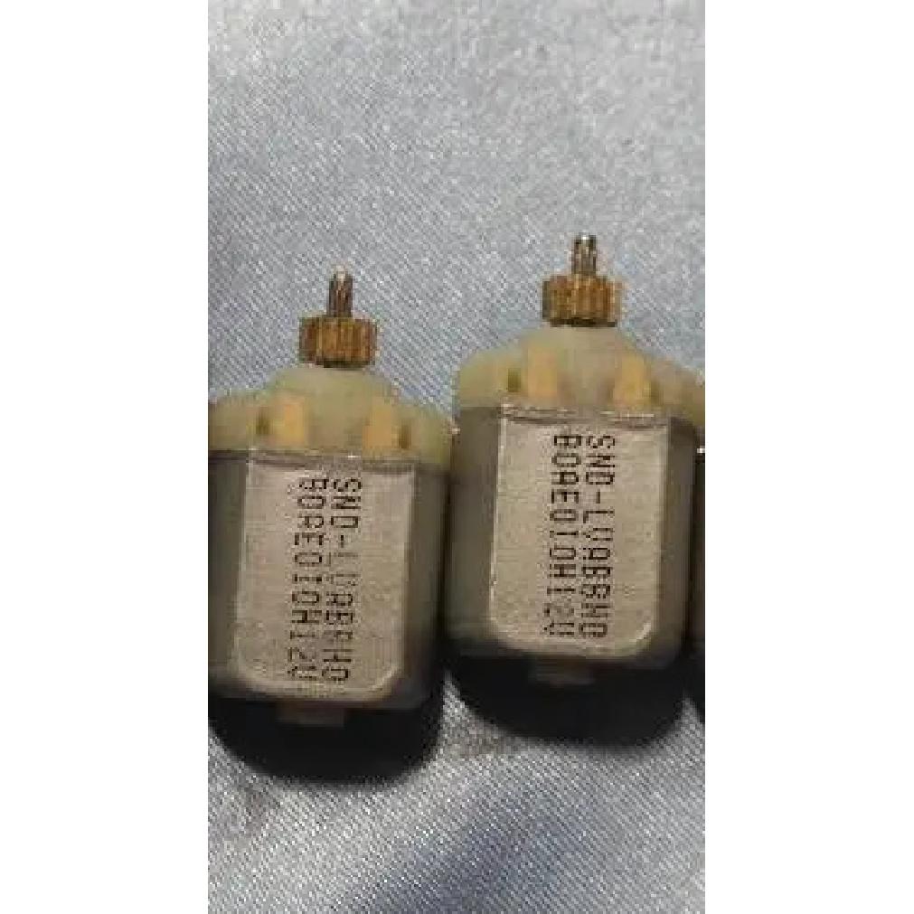 AZGIANT 2pcs/lot Centre Lock Motor for Land Rover Freelander 2 for Range Rover Sport Version Worm Gear For Evoque