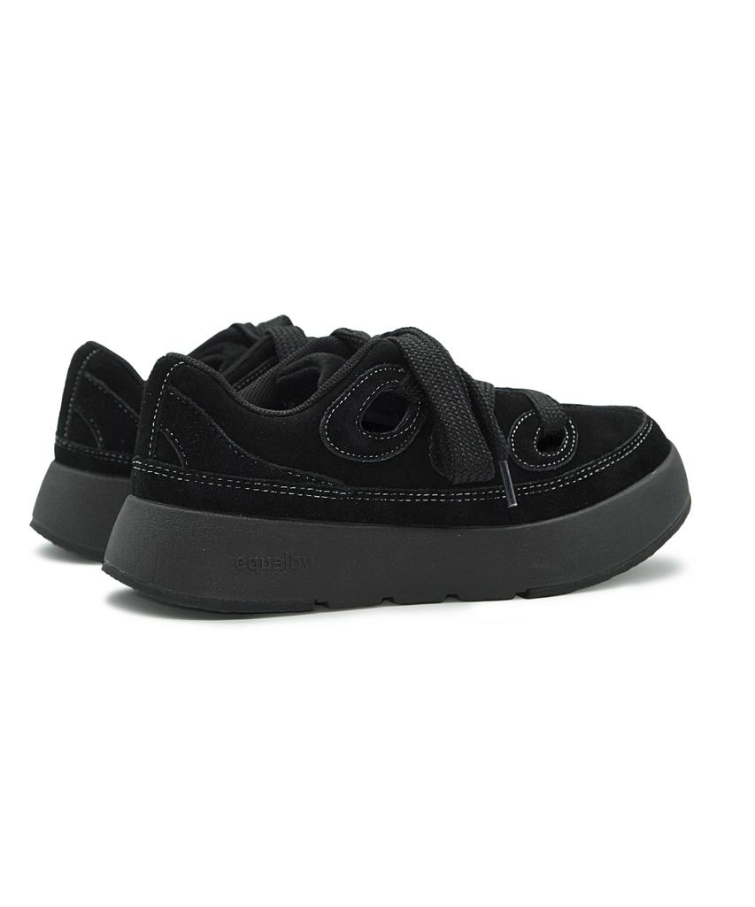Equalby Tiocan / Black (+White Shoelaces)