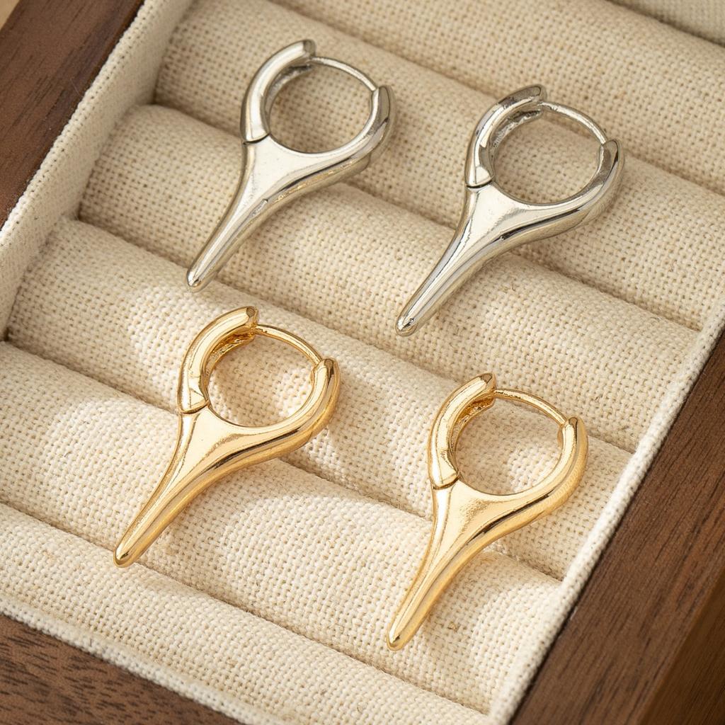 Trend personality earrings Irregular geometric shape ear buckle Sweet cool wind earrings