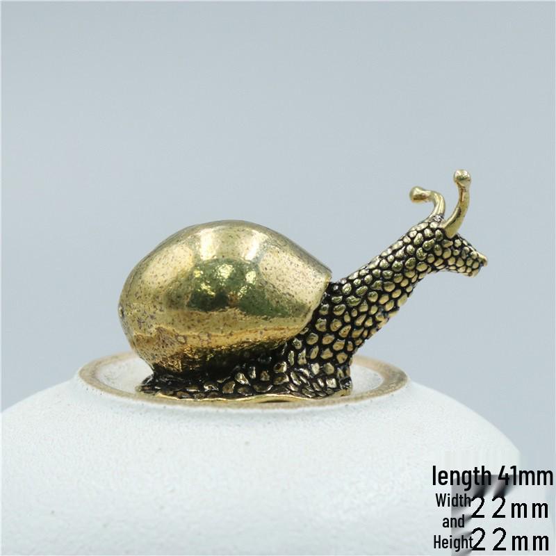 Pure Copper Snail Ornament: Creative Tea Pet & Pen Holder Handicraft
