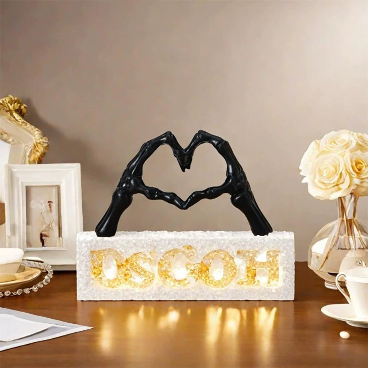 

Статуэтка Хэллоуин Череп Палец Сердце в Темном Полимерном Декоре для Жукой Вечеринки, Стола и Подарка, Милая Фигурка Ужасов чёрный