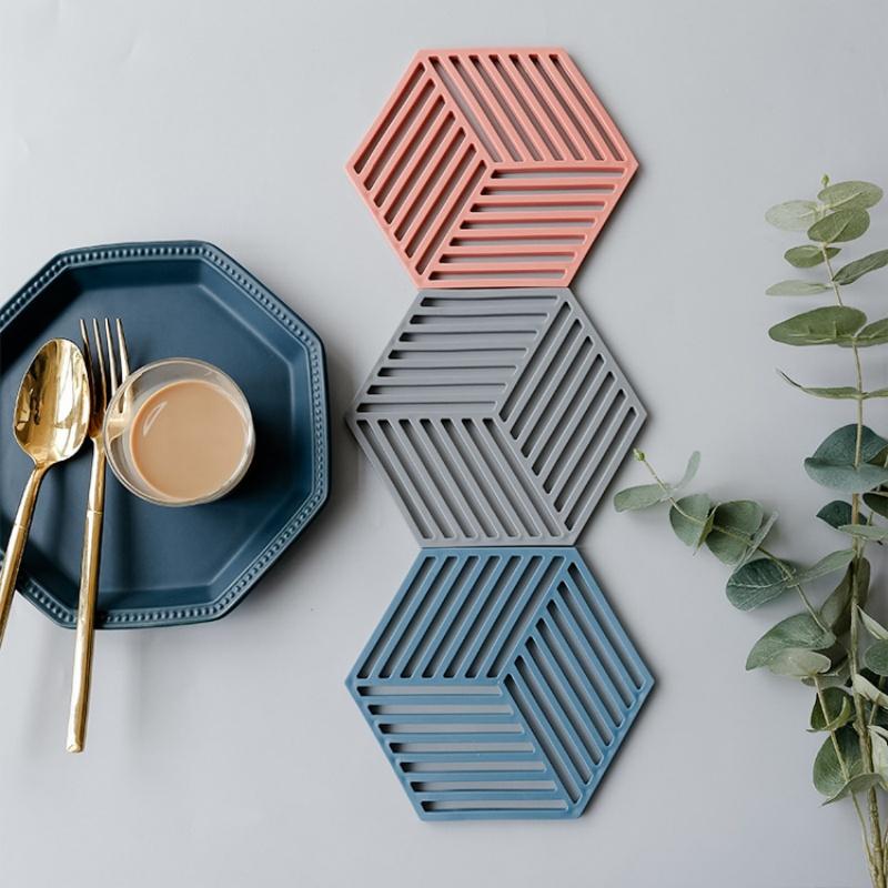 Geometric Hollow Silicone Trivet Heat Resistant Coaster Non-Slip Hot Pot Pad for Kitchen Dining Table Cookware Protection
