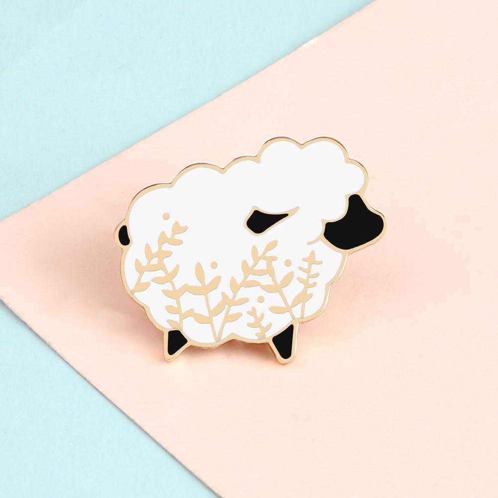Cartoon Schwarze Ziege Brosche Niedliches Lustiges Tier Schaf Emaille Pins für Kinder Freunde Benutzerdefinierter Modeschmuck Rucksack Reversabzeichen Geschenke