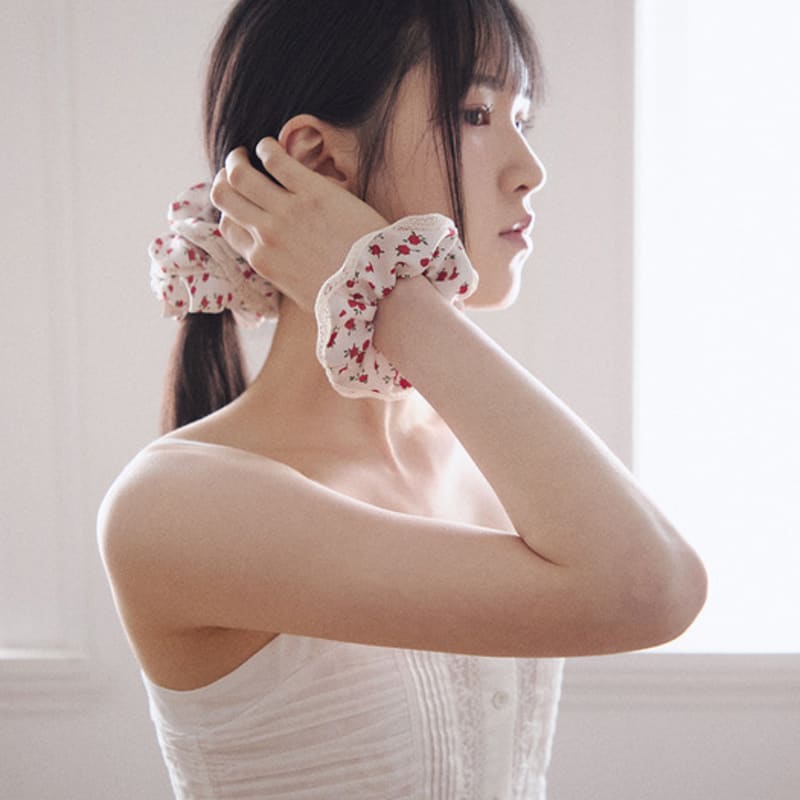 GOCORI Rose Lace Scrunchie