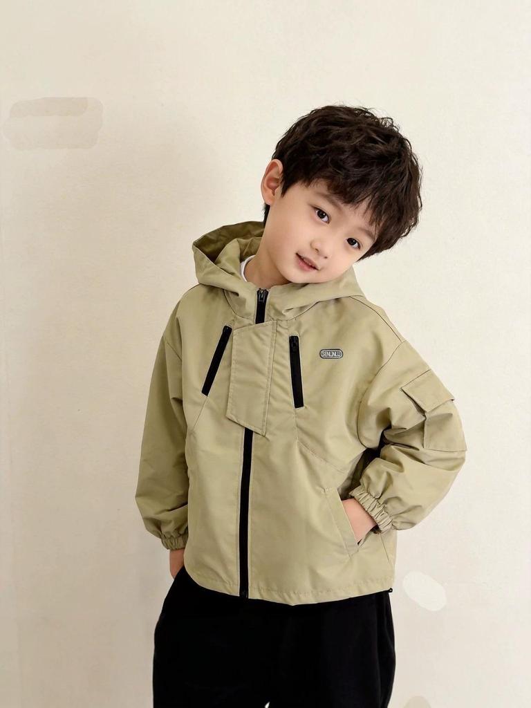 Boys' Classic Hooded Windbreaker: Versatile and Trendy Spring/Autumn Jacket