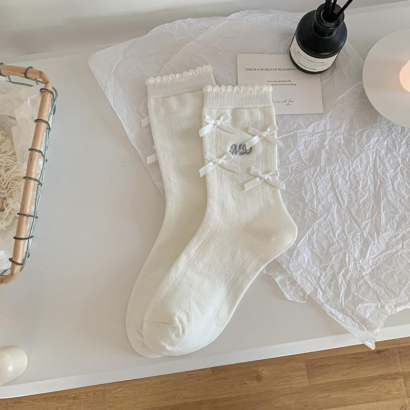 Female Sweet Embroidered Letter Bow Lace Boneless Medium Tube Pile Socks