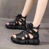 Hohle Mode-Sandalen neuer Retro-Stil Muffin dicker Boden atmungsaktiv lässig rutschfest Sandalen Damen