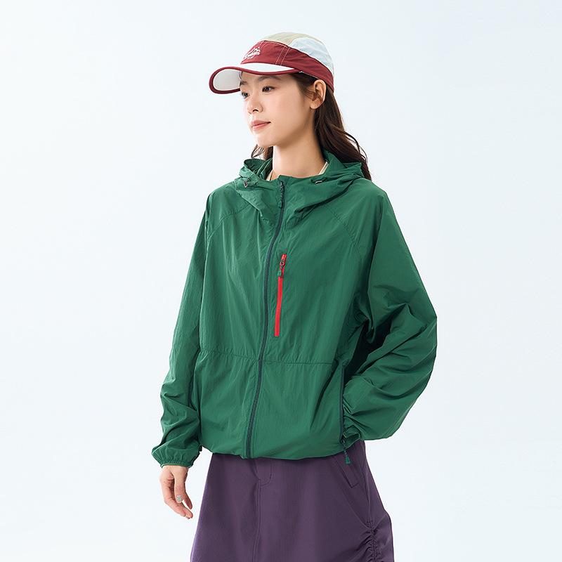 Woodpecker Women's Summer UV-Protective Cycling Jacket: Stylish, Lightweight, and Loose-Fitting.