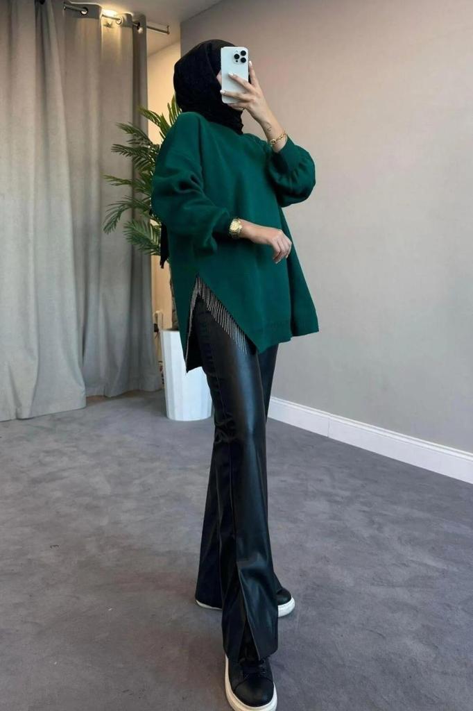 Langer Hijab-Pullover für Damen mit Rundhalsausschnitt, Ballonärmeln und Kette, detailliertem Schlitz