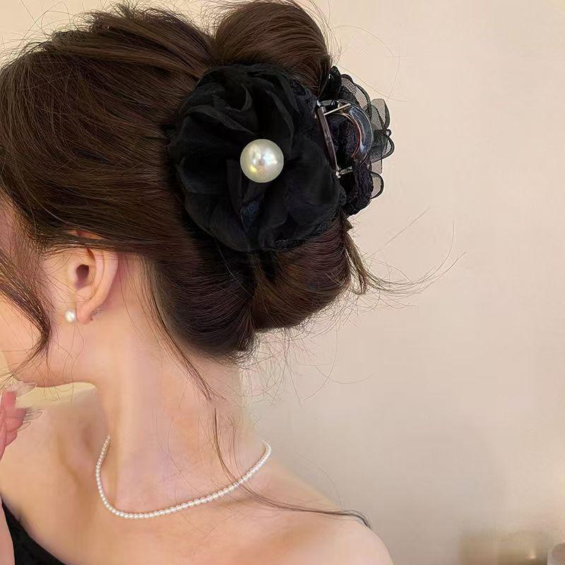 Atmosphere Head Flower Pearl Grasp Clip Women New Gentle Style Shark Premium Back Hair Headpiece