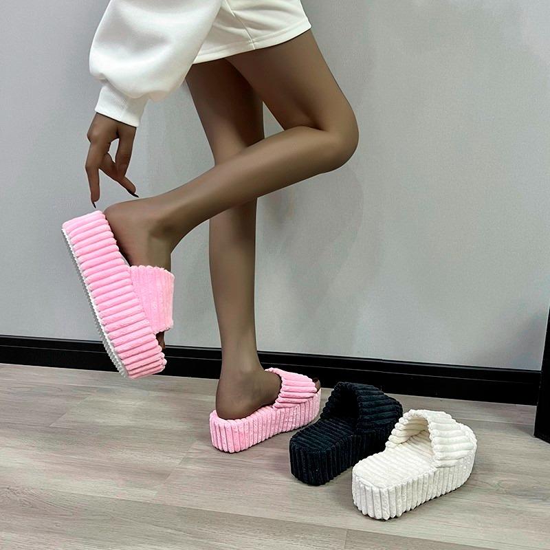 Fashion 2025 Spring New Thick-soled Outdoor Slippers Fashion Open-toed Flip Flops