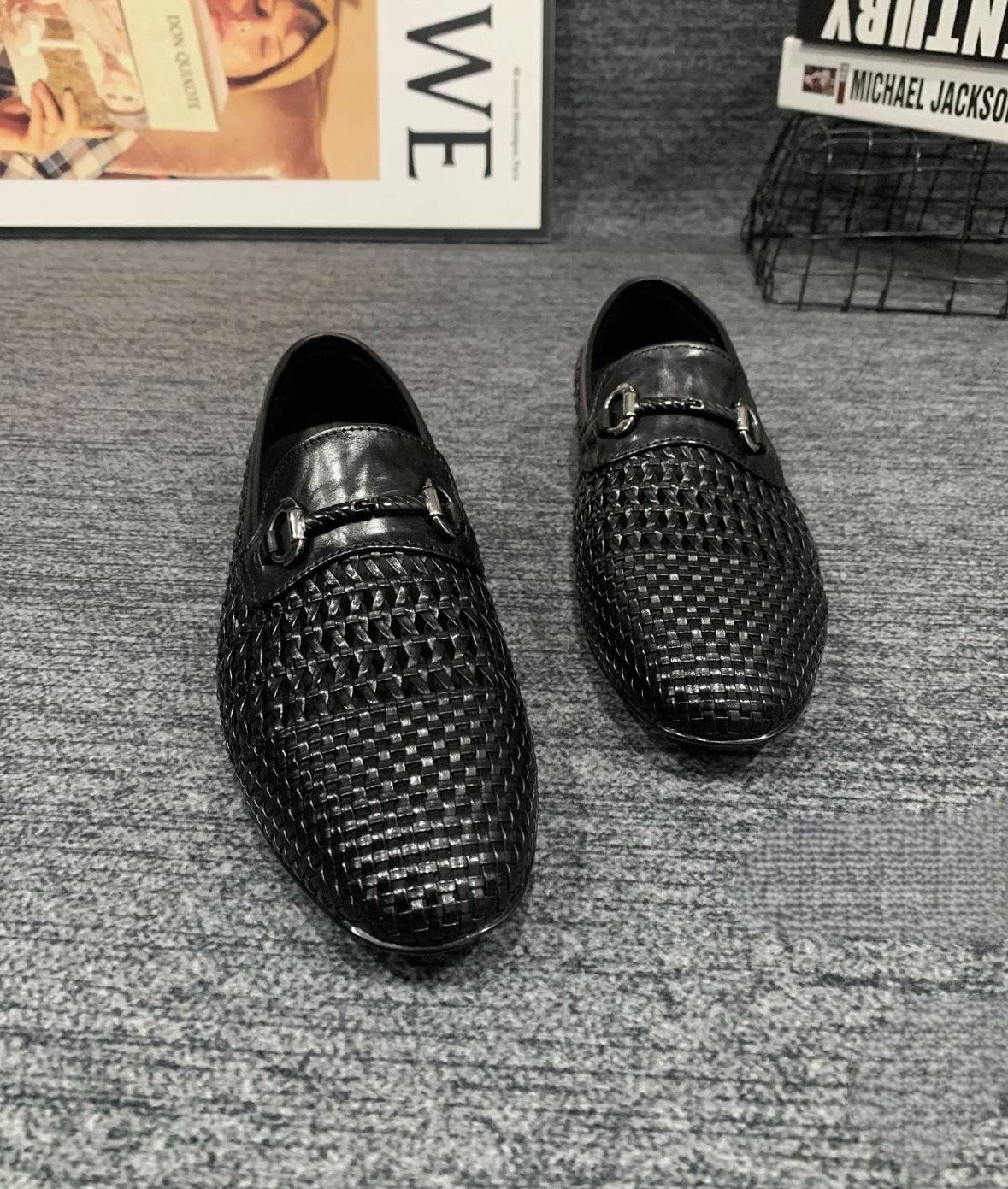 

Весна 2025 новая мужская обувь кожаные плетеные лоферы слипоны ленивые туфли бини мужская повседневная кожаная обувь тренд 42 leather shoe size