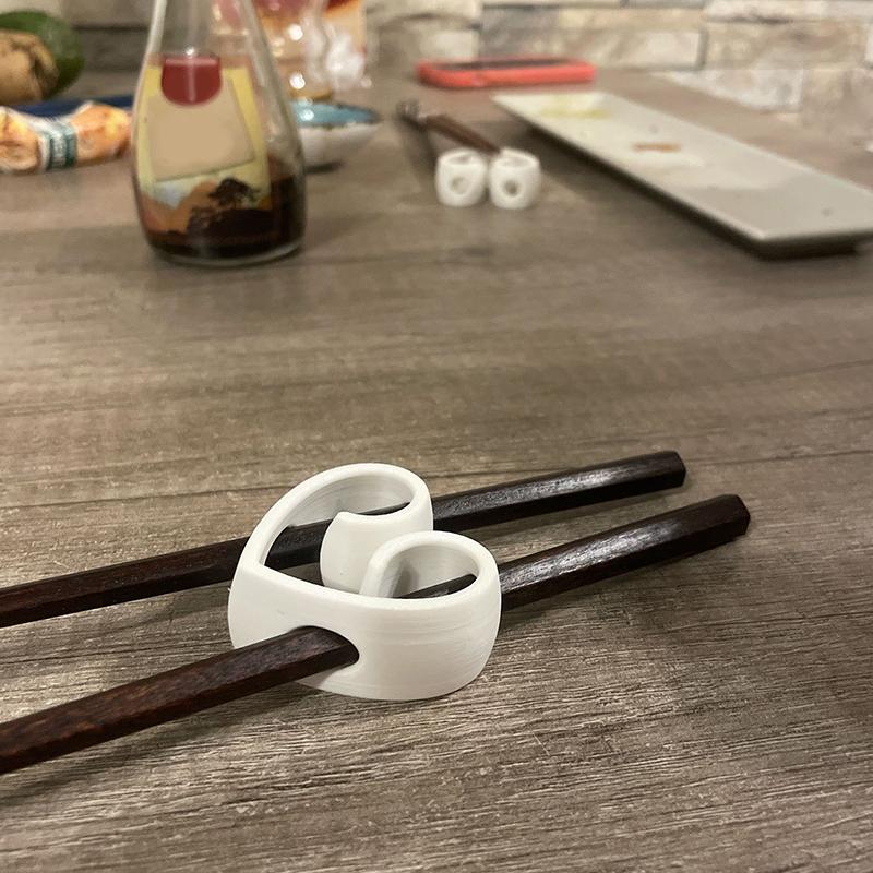 1pcs Heart-Shaped Chopsticks Assistance Tool Easy Food Picking For Beginners, Suitable For Noodles, Sushi, And More, Reusable