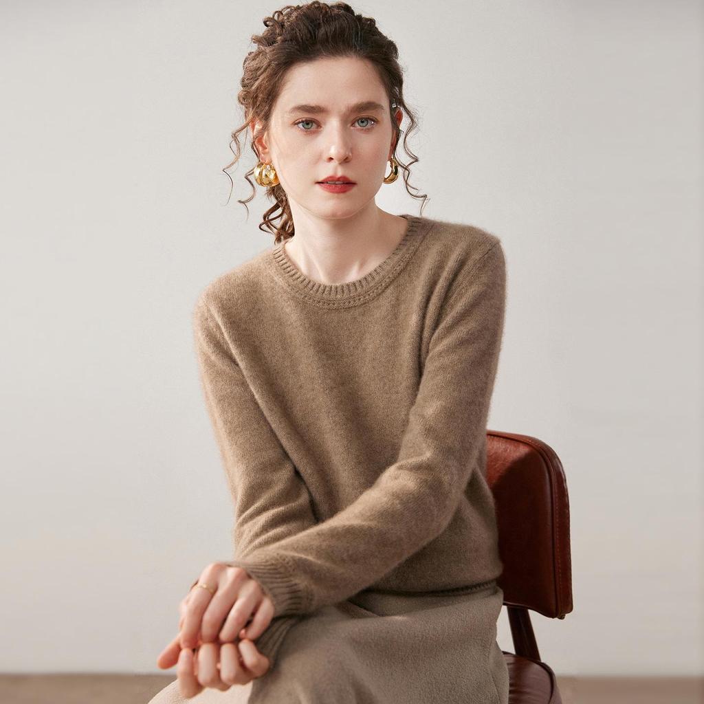 Women's Cashmere Round Neck Sweater - Thickened, Versatile, Loose Knit for Autumn/Winter.