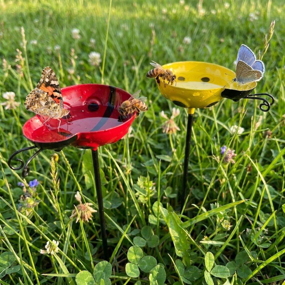 Handcrafted Bee Watering Station Rust-resistant Iron Art Bird Water Feeder Ground Insert Water Dispenser Metal Garden Stake