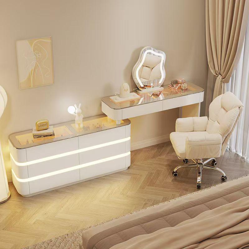 Elegant Solid Wood Vanity Table with Integrated Mirror and Drawers for Bedroom