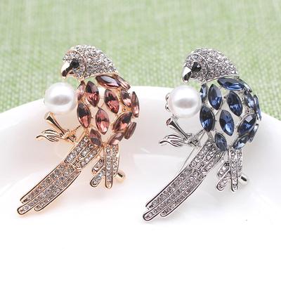 Chinese Creative Parrot Brooch, Female Crystal Animal Corsage Alloy Diamond-Encrusted Suit Accessories, Anti-Light Pin Buckle