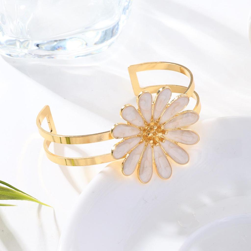 Japanese & Korean-Inspired Daisy Stud Earrings: Elegant Light Luxury, Versatile Design for Women