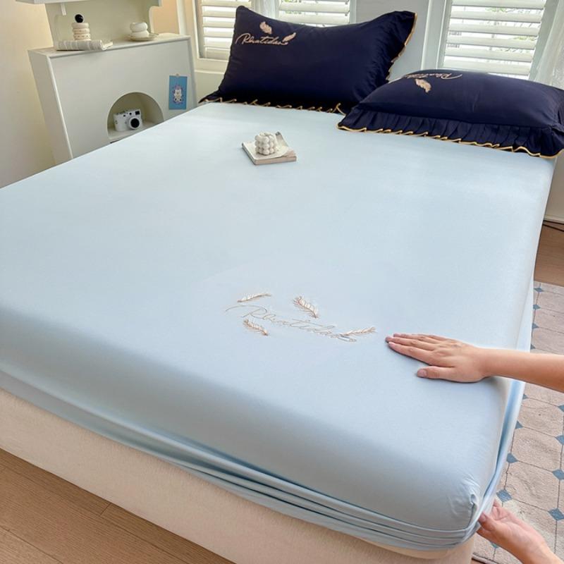 Washed embroidered fitted sheet three-piece set bed partition and non-slip all-inclusive mattress protective cover