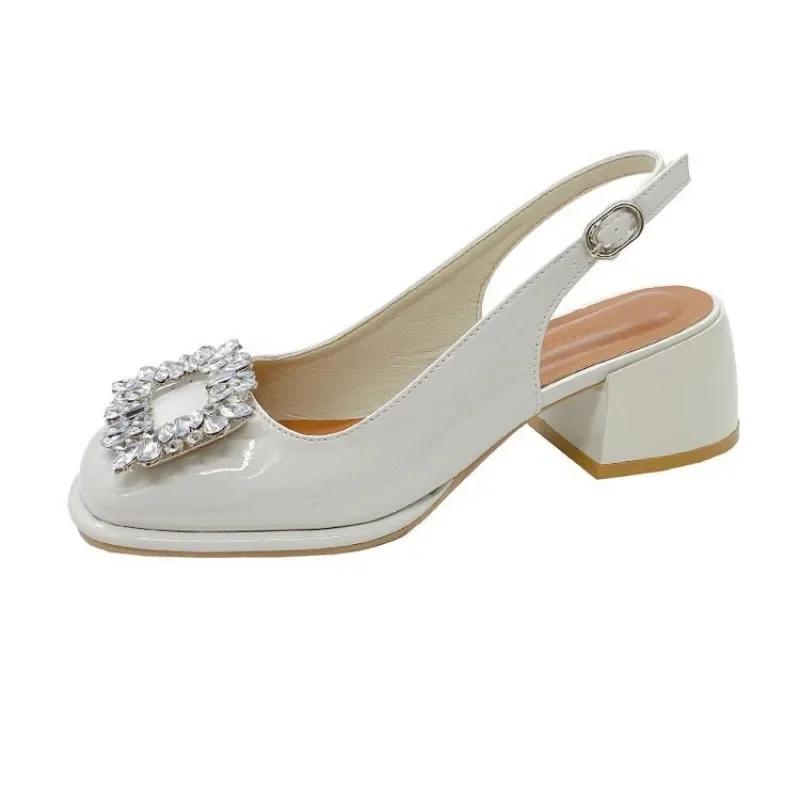 Sommer Neue Baotou Sandalen Damen Französisch Retro Quadratischer Kopf Wasser Diamant Schnalle Zurück Hohl Dicker Absatz Sandalen Groß 42