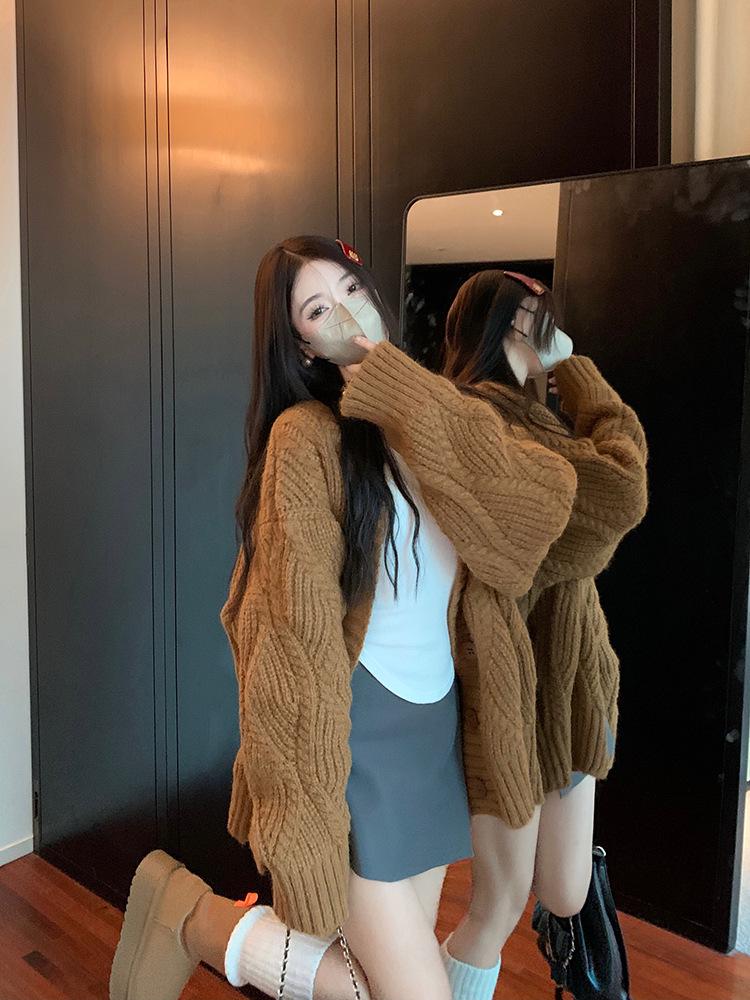Korean Style Cozy V-Neck Knit Cardigan for Autumn/Winter 2026