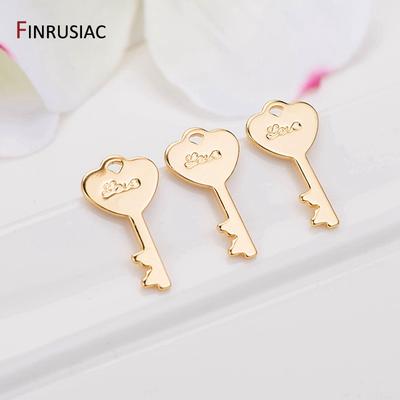 Neues Design Liebes Schlüssel Anhänger Für Schmuckherstellung, Hohe Qualität Messing Metall 14K Gold Beschichtet Charm Für Schmuckherstellung Zubehör