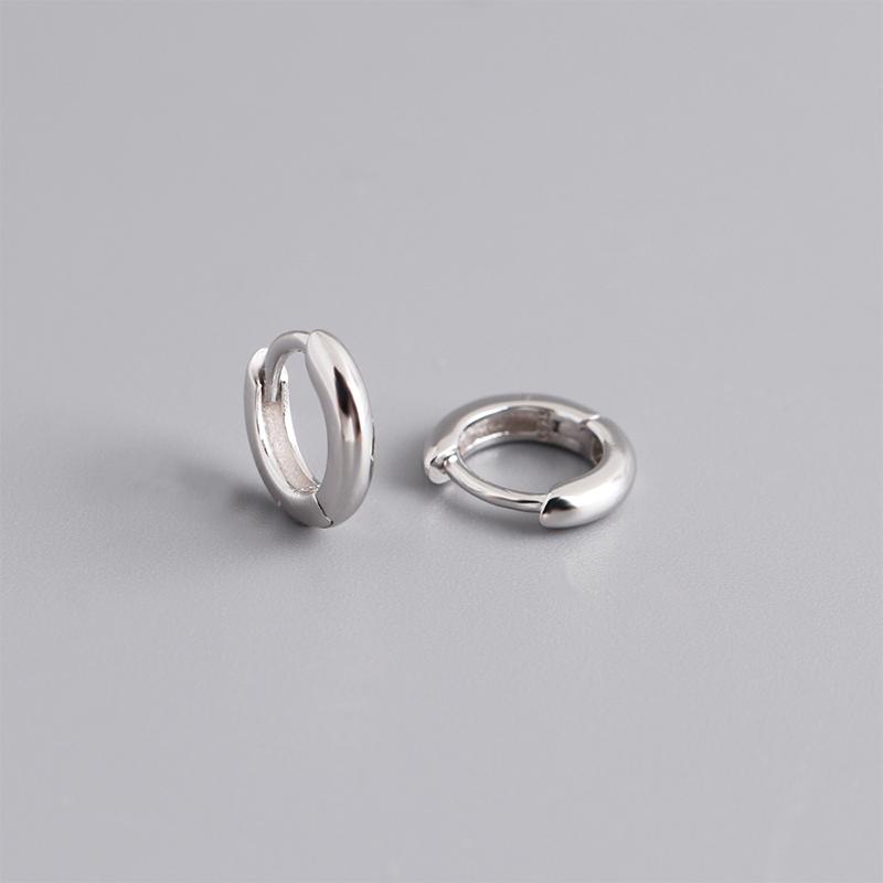 WANTME Pendientes de Aro Huggies Minimalistas Mate Góticos Unisex de Plata 925 para Mujeres Hombres Joyería de Hebilla para Oreja Piercing
