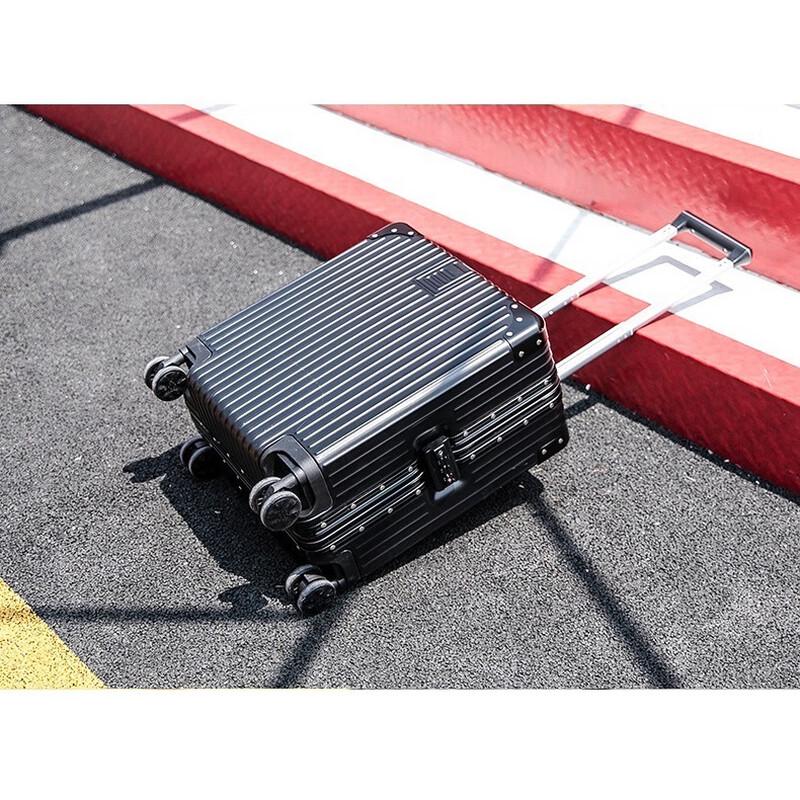 

Lightweight Carry-on Travel Suitcase