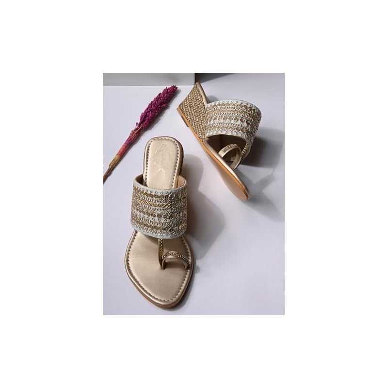 Shoetopia Girls Girls-Kolhapuri-121 Golden Heeled Sandal - 7 Uk (Girls-Kolhapuri-121-Golden) 7 UK золотистый