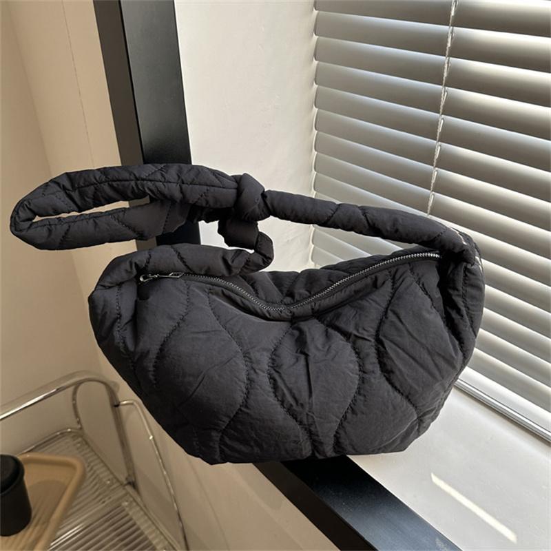 

Versatile Shoulder Bag For Women Girls High-Capacity Soft Down Cotton Padded Tote Bag Solid Color Messenger Bag Gifts чёрный