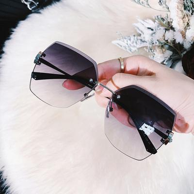 Moda Büyük Boy Çerçevesiz Güneş Gözlüğü Kadın Ünlü Lüks Marka Tasarım Seksi Vintage Bayan Yaz Stili Güneş Gözlükleri