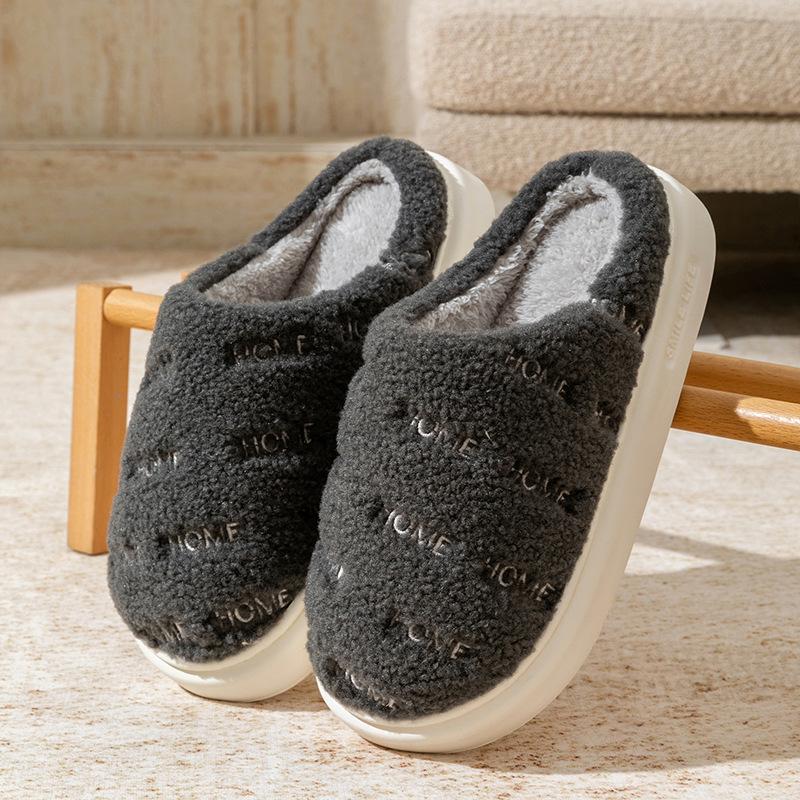 

A Pair of Cotton Shoes for Women, Anti-slip Indoor Home, Warm Slippers and Thick-soled Shoes 44-45