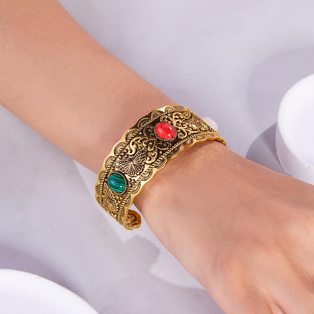 Vintage Elegancka Szeroka Bransoleta Rzeźbiona dla Kobiet Mężczyzn Boho Złoty Kolor Inkrustowana Turkusami Manżeta Biżuteria Osobowość Prezent