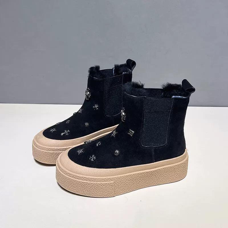 

Winter new thick-soled rivet velvet Martin boots women s casual warm high-top shoes snow cotton shoes 40