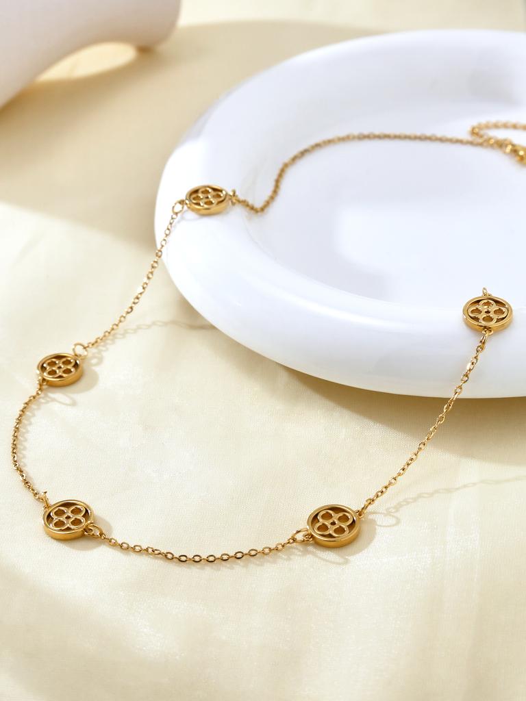 Fashion Elegant Charm Light Luxury Old Money Style Stainless Steel 18K Gold Plated Hollow Four-Leaf Clover Necklace Female