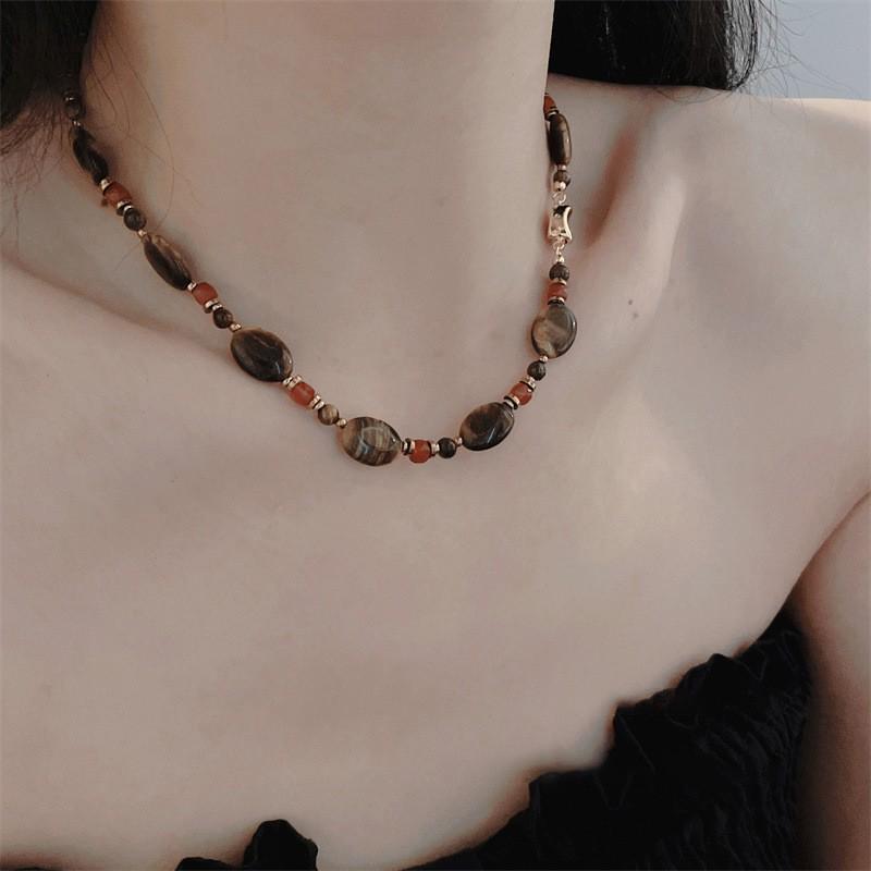 18k vergoldete Tigerauge Perlenanhänger Halskette - Retro Schlüsselbeinkette für Herbst/Winter.