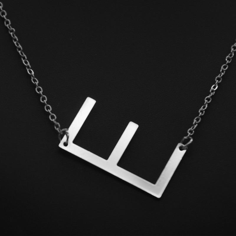 Kvinne 26 engelske bokstaver Ornament Ripple Chain Personlig brevkjede