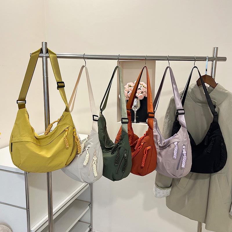 Lightweight Nylon Crossbody Bag: Trendy Large-Capacity Dumpling Design for Women