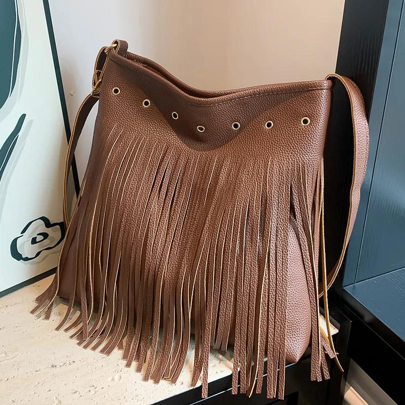 

WTEMPO Сумки из искусственной кожи большой вместимости в стиле ретро с кисточками Женские сумки через плечо и кроссбоди Богемные модные сумки-тоут 1pc коричневый