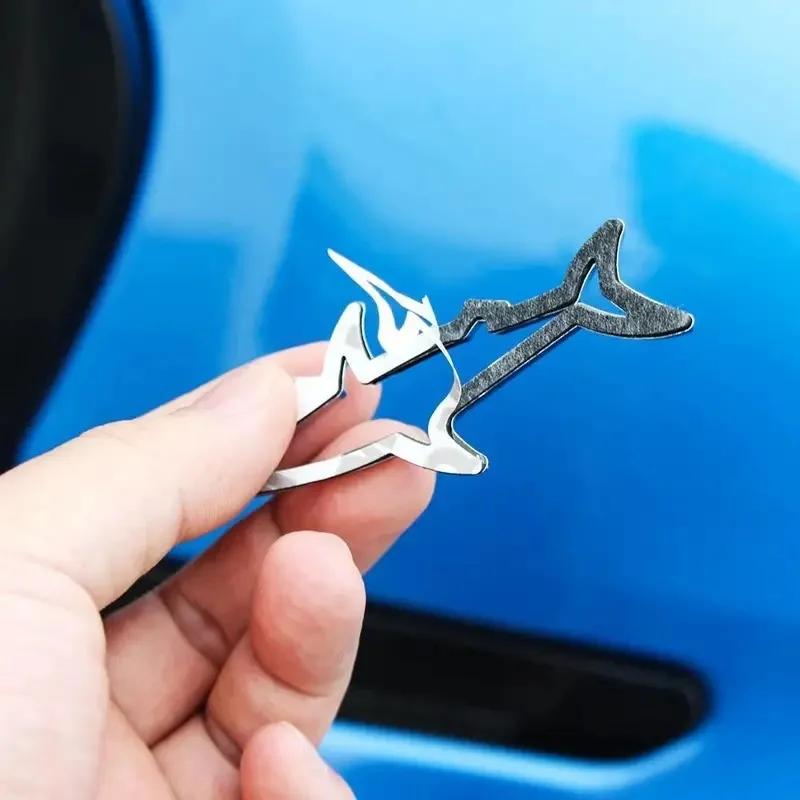 Pegatinas 3D de metal con diseño de tiburón hueco para coche, calcomanías creativas para ordenador, motocicletas y coches, accesorios de decoración para automóviles.